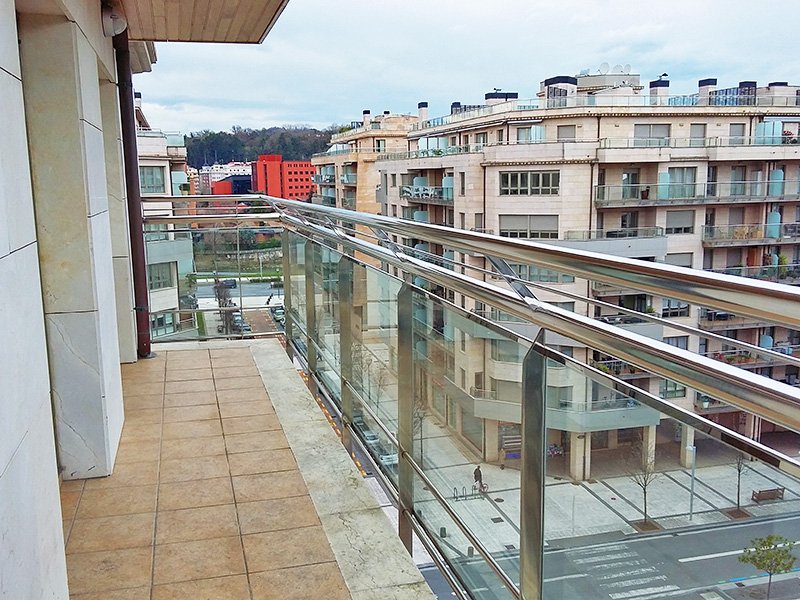 antepechos_de_acero_inoxidable_en_san_sebastian_donostia_riberas_loyola.jpg