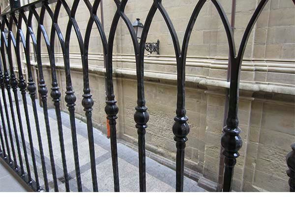 balcones de estilo clasico y ornamental en donostia-san sebastian