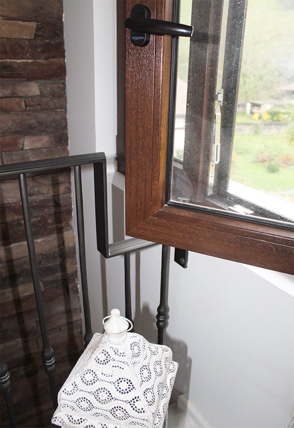barandilla_de_hierro_con_diseo_especial_para_la_ventana.jpg