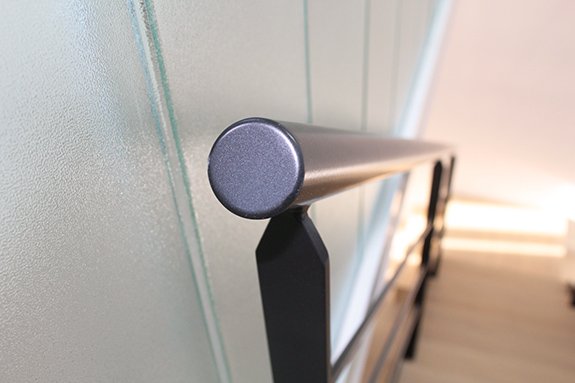 empresas especialistas en barandillas de acero lacado en negro en san sebastian donostia