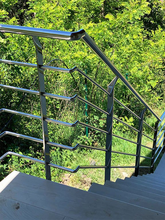trabajo en un terreno particular del barrio de igeldo de san sebastian donostia con vistas al mar