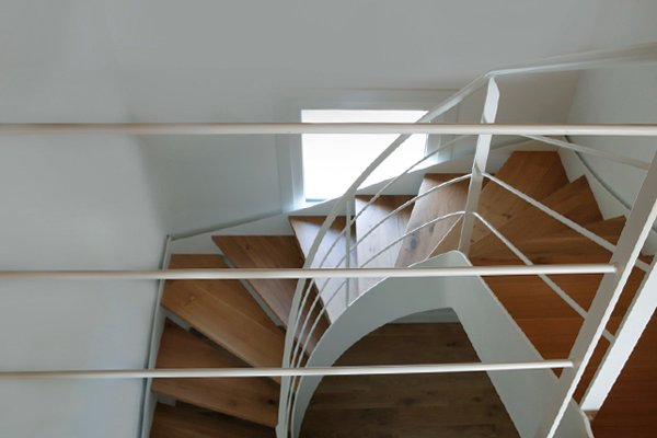 que barandilla elegir para un espacio interior con acero lacado