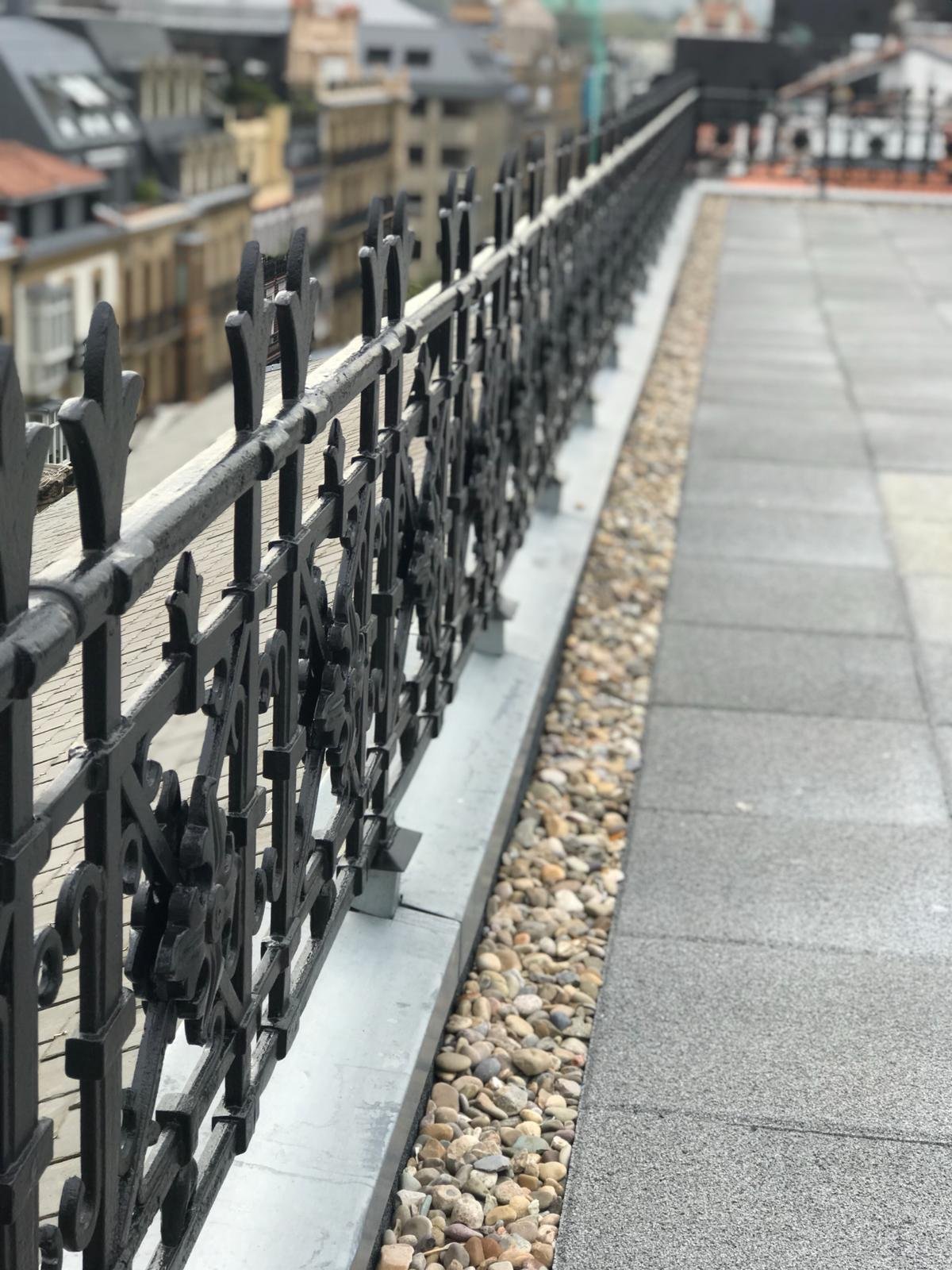 como se restaura una barandilla. la empresa