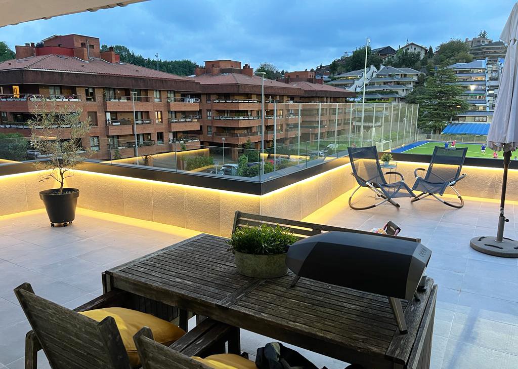 barandillas de vidrio con luz LED integrada en san sebastian donostia