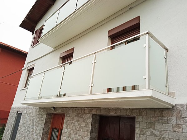 barandillas_de_vidrio_en_andoain_gipuzkoa.jpg