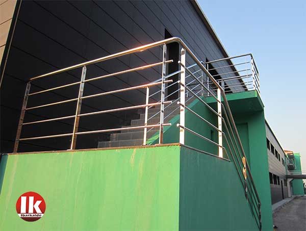 barandillas de acero inoxidable pulidas a espejo en gipuzkoa-guipuzcoa