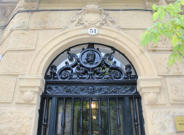 calle_easo_31_de_san_sebastian_reformas_de_puertas_de_portales.jpg