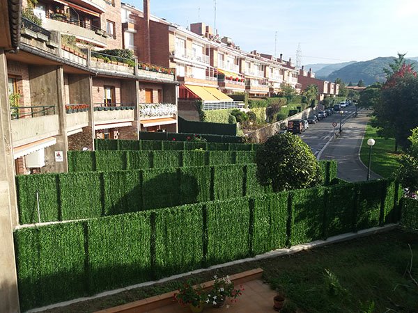 cerramiento_malla_hercules_con_malla_de_ocultacion_en_gipuzkoa.jpg