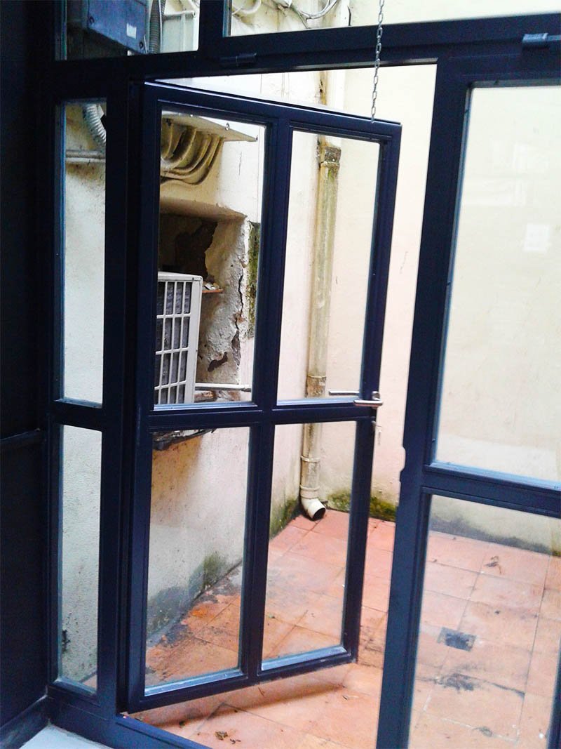 Herrerias de Donosti especialistas en cierres metalicos para patios y parcelas