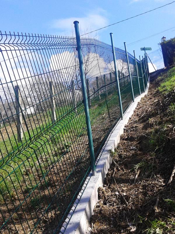 cuanto cuesta poner un cerramiento panel hercules en mi parcela privada