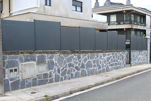 cerramiento, cierre, vallado para terreno particular en san sebastian donostia. mejores precios por metro cuadrado