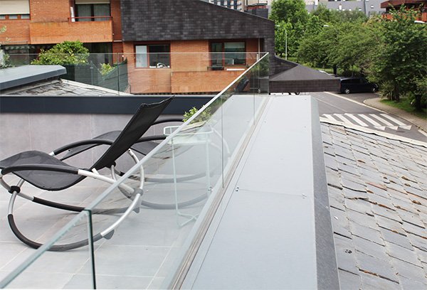 barandillas con perfil extrusionado en forma de u en san sebastian donostia empresas instaladoras