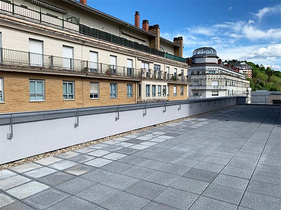 que precio tiene el metro lineal de barandilla de acero inoxidable aisi 316 pedir presupuesto para instalar una barandilla en el barrio del antiguo de san sebastian donostia