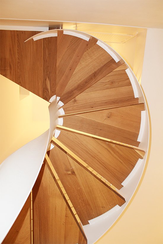 detalles_de_escaleras_helicoidales_a_medida_para_interiores.jpg