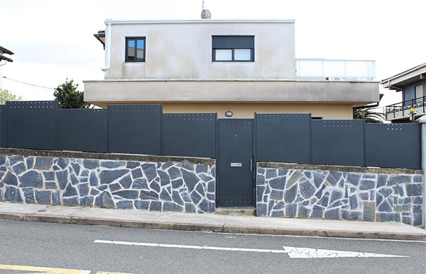 Diseñadores de cierres metalicos en san sebastian donostia. cercados, vallas, vallados