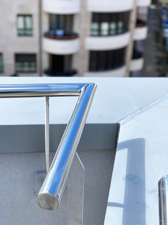 fotografias de las mejores barandillas de acero inoxidable aisi 316 de ibarkalde, empresa especialista en barandillas de acero inoxidable