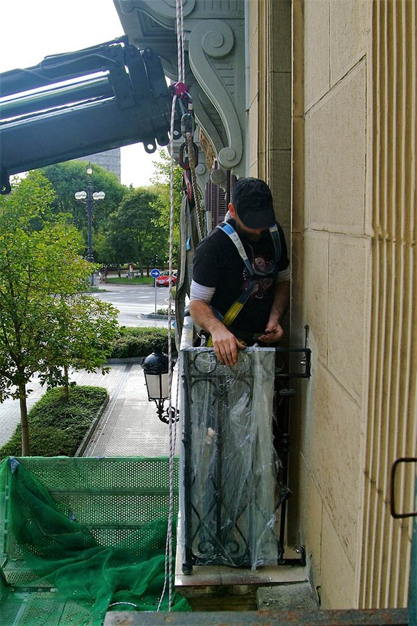 empresas_de_restauracion_y_rehabilitacion_de_barandllas_en_donostia_san_sebastian.jpg