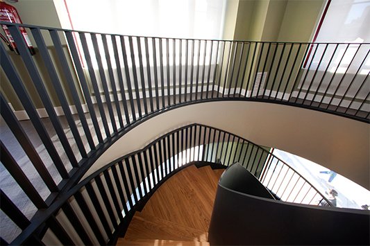 empresas_en_leon_fabricantes_de_escaleras_de_interiores_a_medida.jpg