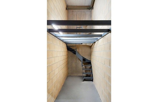 Entreplanta para local estrecho en Usurbil Entreplanta para local estrecho en Usurbil