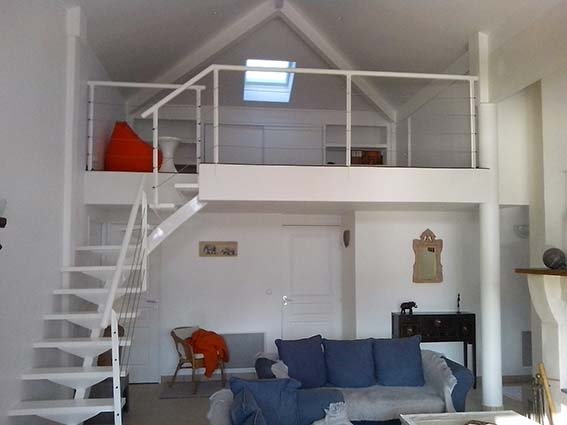 escalera_en_hendaya_para_entreplanta_de_bungalow_ibarkalde_sl.jpg