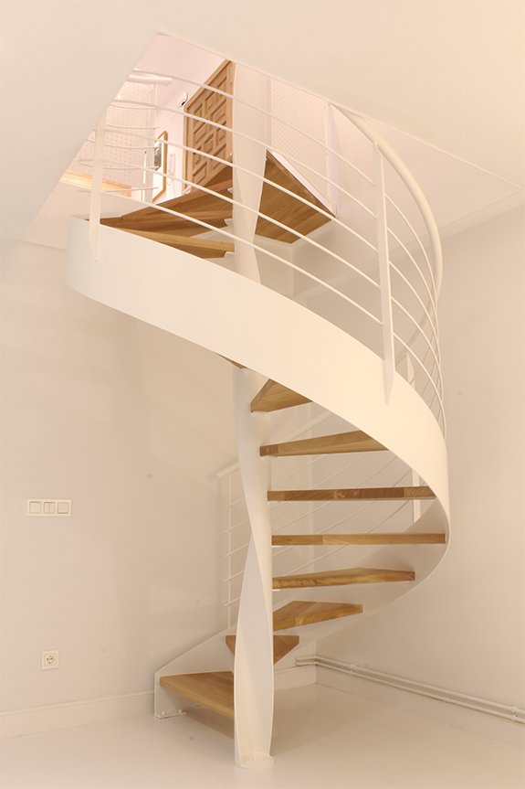 escalera_helicoidal_modelo_bera_bera_lacada_en_blanco_las_mejores_escaleras.jpg
