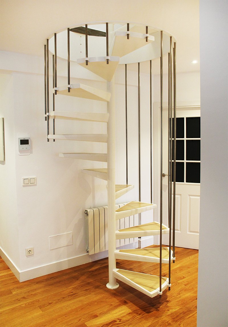 escalera_helicoidal_para_espacio_reducido_en_san_sebastian_donostia.jpg