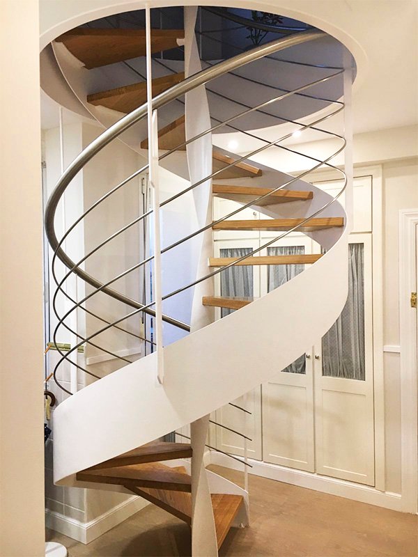 Busco empresas de bilbao que fabriquen escaleras de caracol a medida