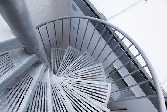 escaleras_de_acero_galvanizado_en_san_sebastian_donostia.jpg