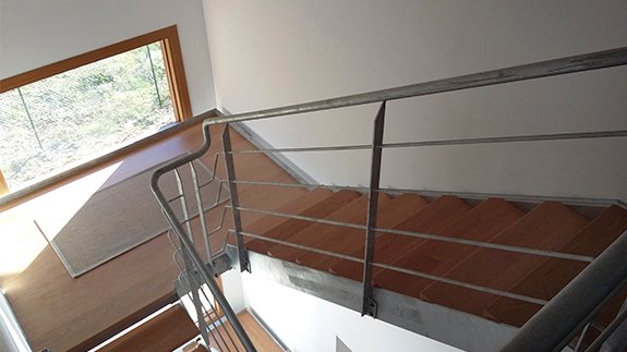escaleras_de_madera__acero_galvanizado_baratas_en_bilbao_bizkaia.jpg