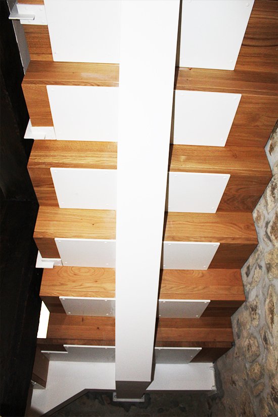 escaleras_de_zanca_central_en_gipuzkoa_para_interiores.jpg
