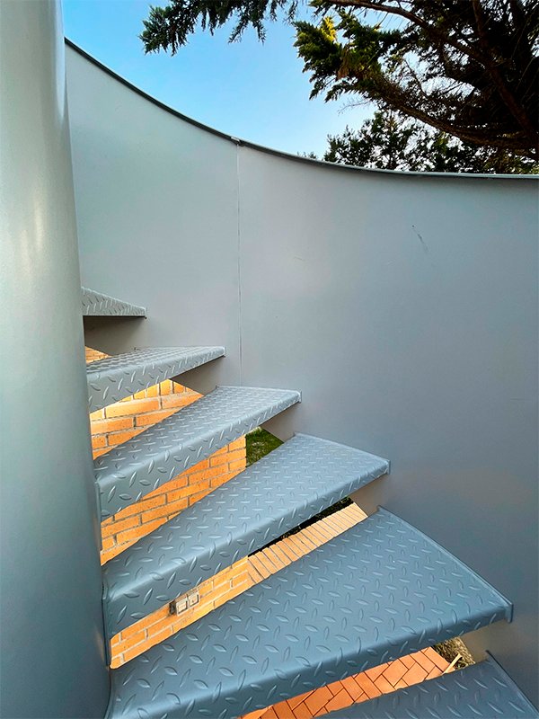 escaleras_helicoidales_y_de_caracol_para_exteriores_en_euskadi.jpg