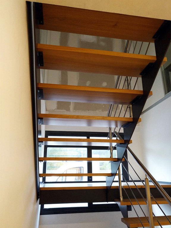 escaleras_metalicas_y_de_madera_en_pamplona_olazagutia.jpg