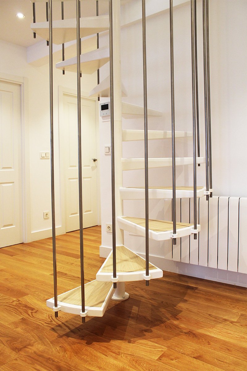 escaleras_para_espacios_reducidos_en_san_sebastian_donostia_con_madera.jpg