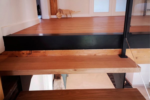 escalones_de_madera_para_escaleras_metalicas_en_araba_gasteiz.jpg
