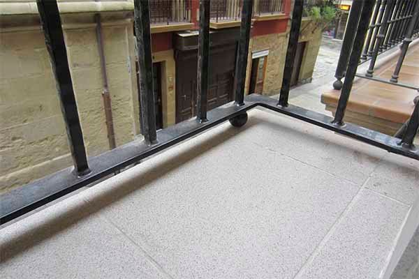 fotografias de balcones y barandillas de forja artistica en donostia san sebastian al mejor precio