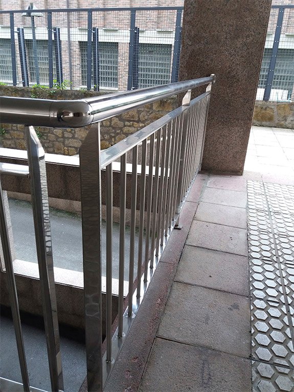 especialistas_en_barandillas_de_inox_en_gipuzkoa_zarautz.jpg