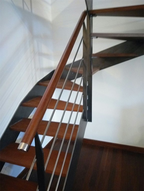 especialistas_en_escaleras_metalicas_y_de_madera_en_gernika_bizkaia.jpg