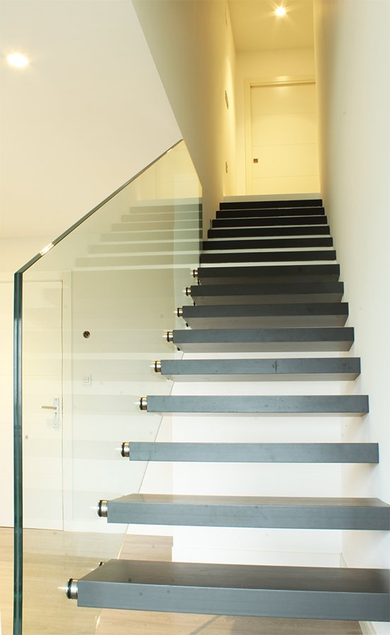 especialistas_en_escaleras_voladas_a_medida_en_fuenterrabia_hondarribia.jpg