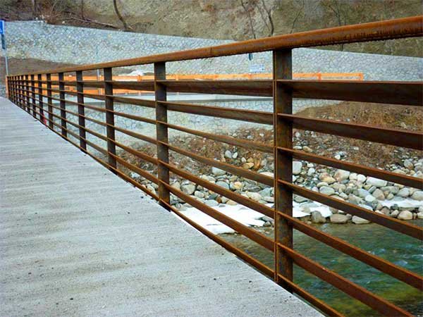 fotografias de barandillas de acero corten