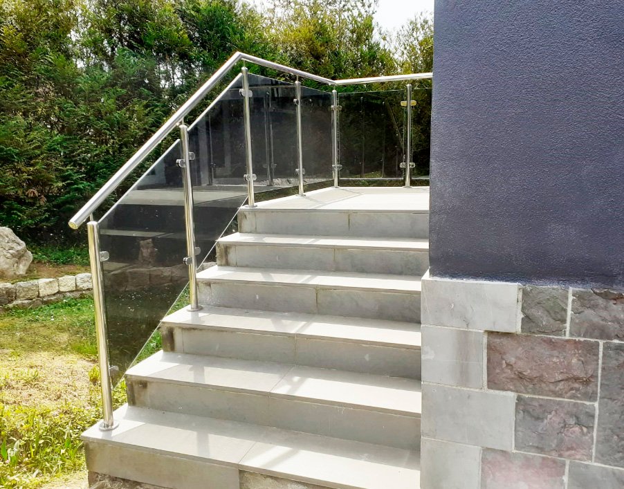 fabricantes_de_barandillas_de_acero_inoxidable_y_vidrio_en_san_sebastian_gipuzkoa.jpg