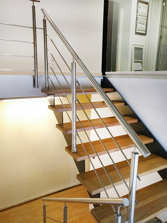 fabricantes_de_escaleras_metalicas_y_madera_en_pamplona.jpg