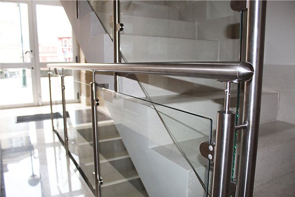 fotografias_de_barandillas_de_acero_inoxidable_pulido_mate.jpg