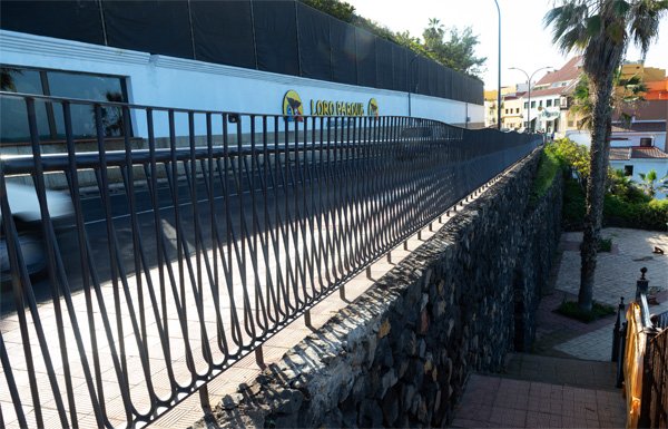 fotografias_de_loro_parque_en_puerto_de_la_cruz_tenerife_barandillas.jpg
