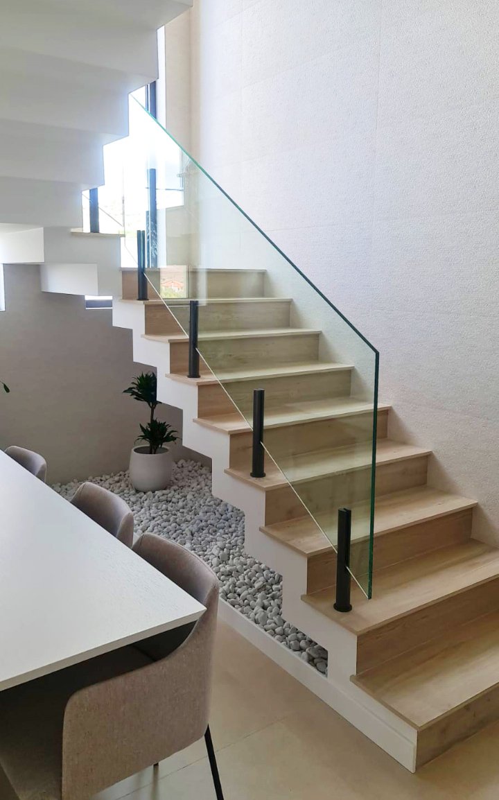 soportes de acero para alojamiento de barandilla de vidrio ibarkalde