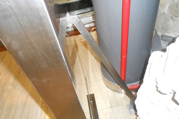 reparacion de totems publicitarios en san sebastian