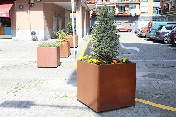 herrerias_fabricantes_de_jardineras_a_medida_acero_corten.jpg