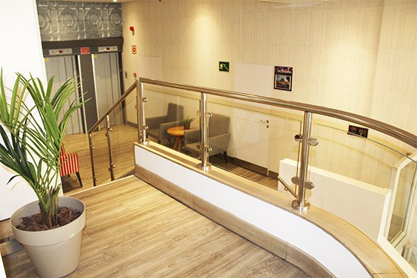 hotel_orly_de_san_sebastian_donostia_barandillas_de_acero_inoxidable_y_vidrio.jpg