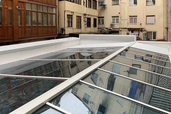 Perfiles Jansen en lucernario instalado en el Centro Cívico Abando de Bilbao