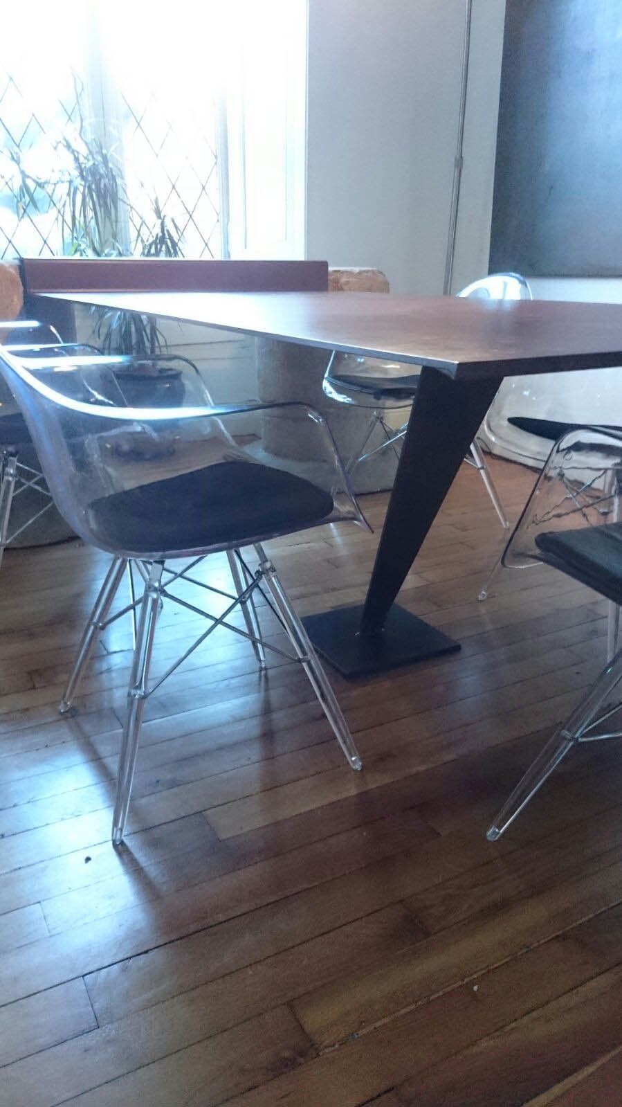 mesas de hierro en san sebastian, mesas metalicas en donostia