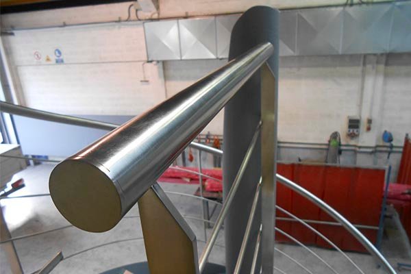 barandillas de acero inoxidable pulido y satinado en donostia san sebastian